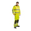 bluza ostrzegawcza Portwest KS60 odzież robocza mocna bluza odblaskowa z odblaskiem drogowa dla drogowców zasuwana na zamek z regulowanymi rękawami 9 kieszeni żółta przód na modelu