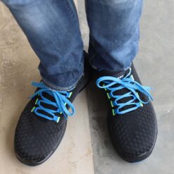 Półbuty robocze BASE MARATHON B0677 S3 SRC ochronne bezpieczne do magazynu do sklepu wygodne premium sportowe obuwie dla pracowników bhp sklep system internetowy z podnoskiem antypoślizgowe wkładka antyprzebiciowa sportowe przewiewne czarne niebieskie na modelu